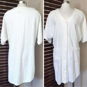 1970s Vintage Crowntuft White Terry Cloth Chenille Beach Coverup Robe w/ Pockets